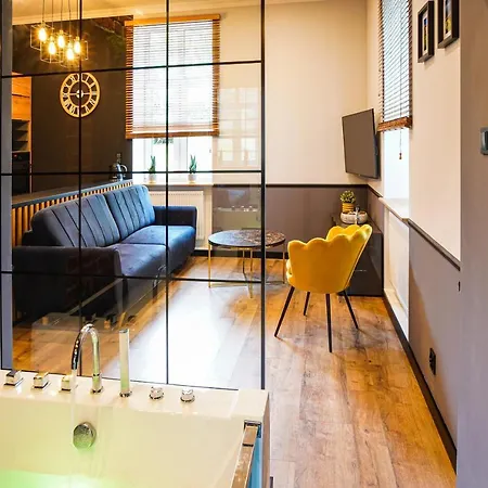Apartament z jacuzzi w centrum Sanoka Zewnętrze zdjęcie